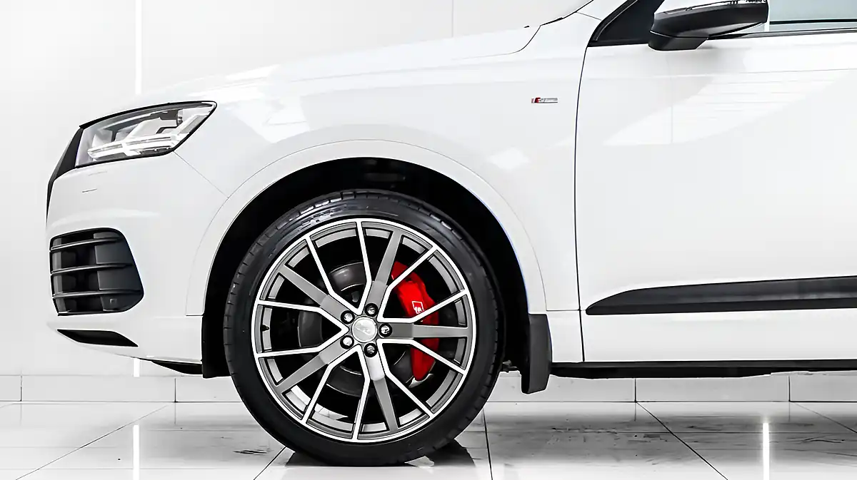 Used 2018 Audi Q7 S Line White - Interior and Exterior details 11