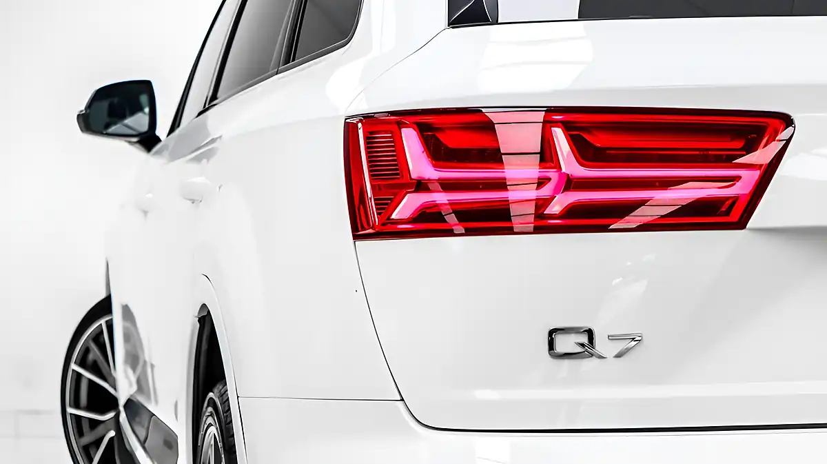 Used 2018 Audi Q7 S Line White - Interior and Exterior details 13