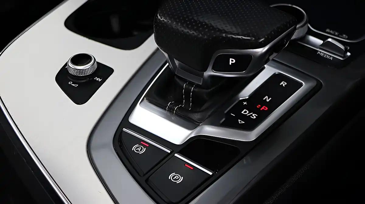 Used 2018 Audi Q7 S Line White - Interior and Exterior details 19