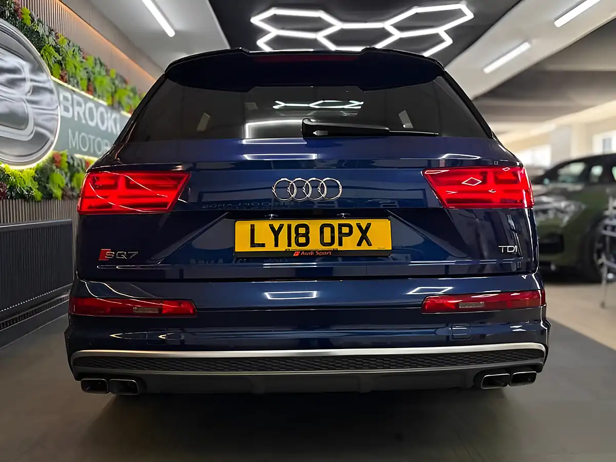Used 2018 Audi Q7 SQ7 Quattro [4X Services & Huge Spec] Blue - Interior and Exterior details 10