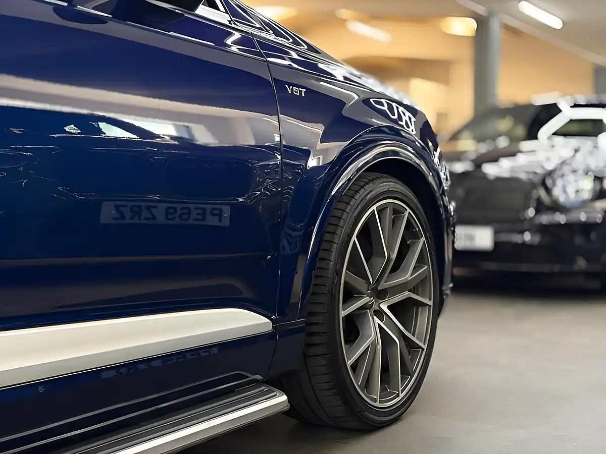 Used 2018 Audi Q7 SQ7 Quattro [4X Services & Huge Spec] Blue - Interior and Exterior details 8