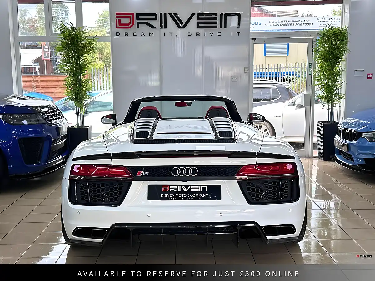 Used 2018 Audi R8 Plus Spyder S Tronic Quattro White - Interior and Exterior details 10