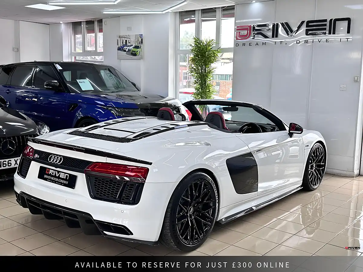 Used 2018 Audi R8 Plus Spyder S Tronic Quattro White - Interior and Exterior details 11