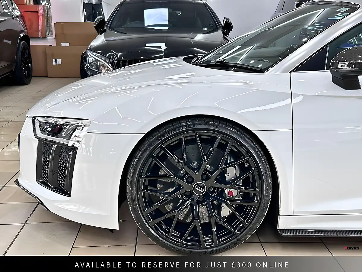 Used 2018 Audi R8 Plus Spyder S Tronic Quattro White - Interior and Exterior details 13
