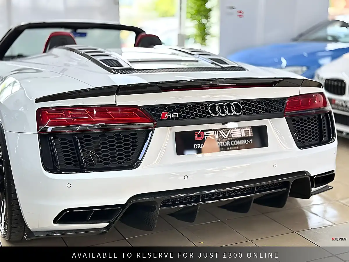 Used 2018 Audi R8 Plus Spyder S Tronic Quattro White - Interior and Exterior details 9