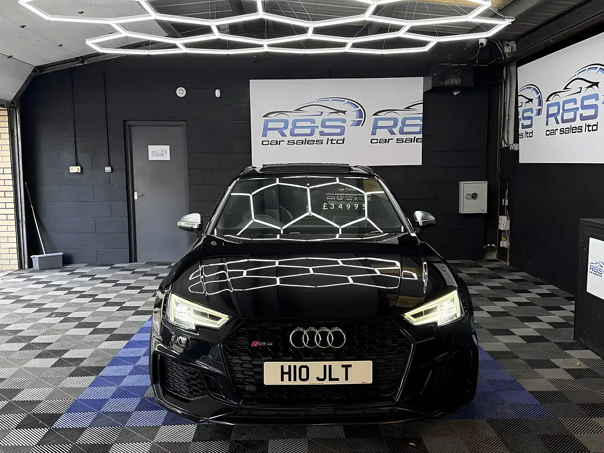 Used 2018 Audi RS4 Avant Black - Interior and Exterior details 11