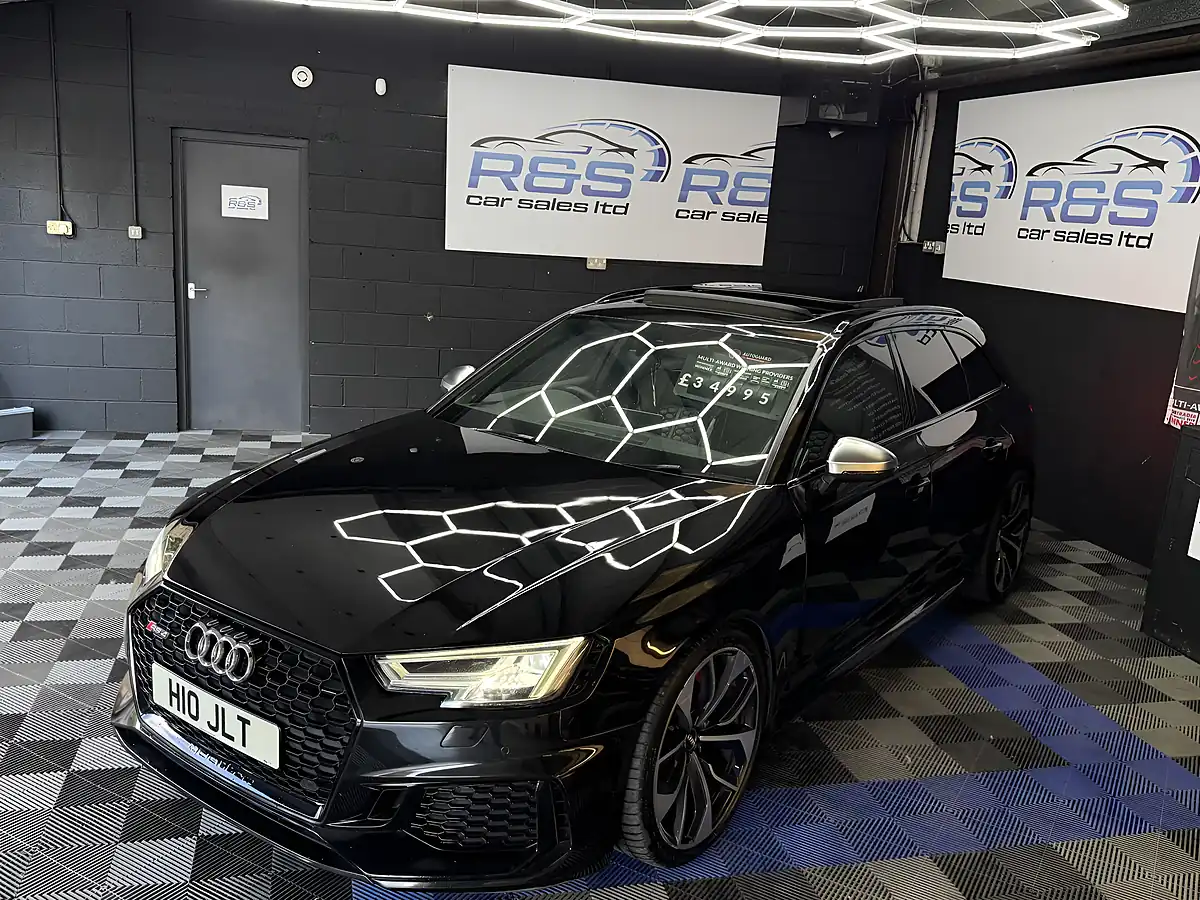 Used 2018 Audi RS4 Avant Black - Interior and Exterior details 16