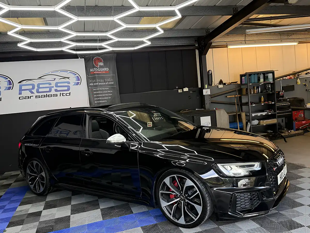 Used 2018 Audi RS4 Avant Black - Interior and Exterior details 18