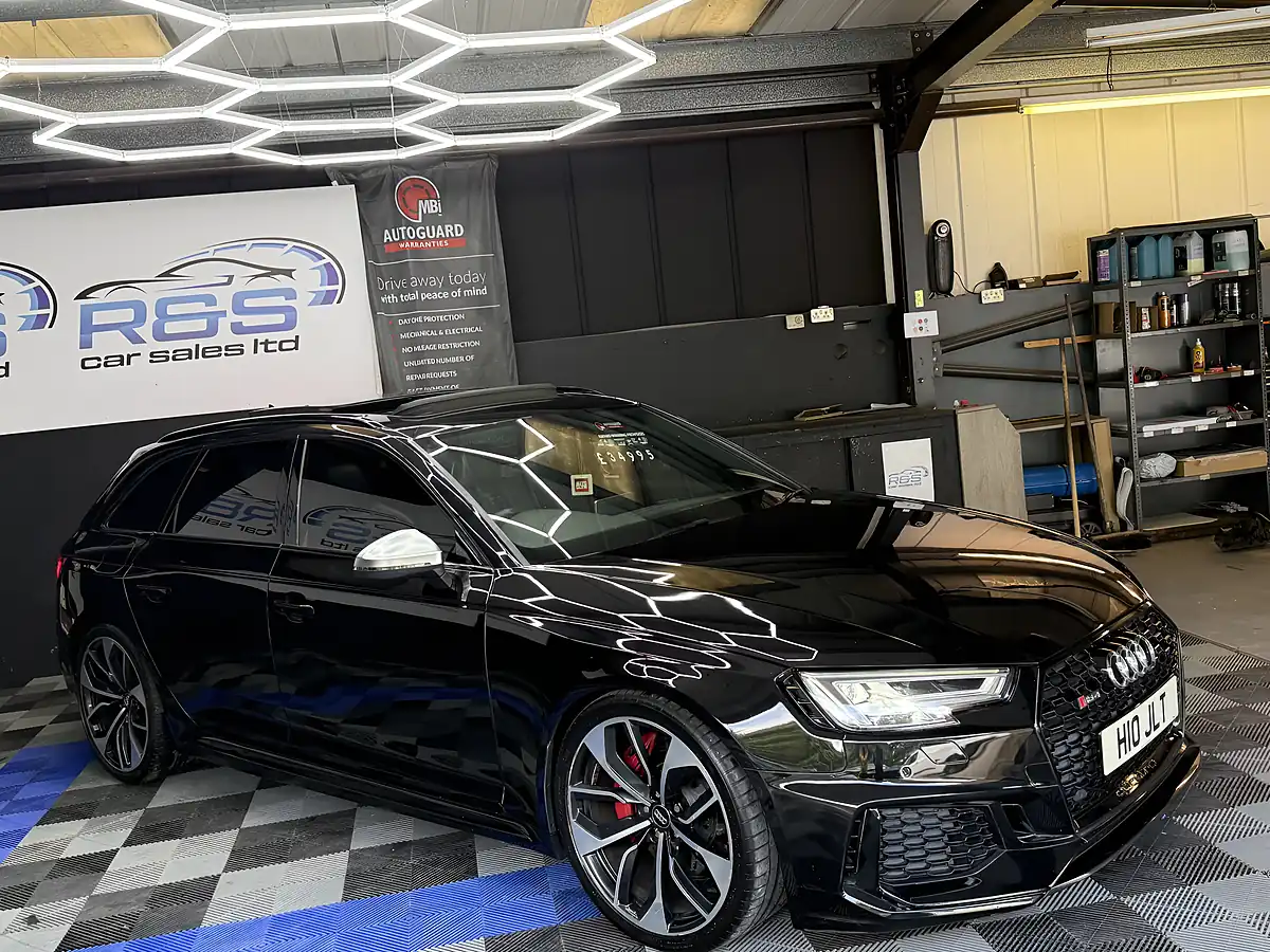 Used 2018 Audi RS4 Avant Black - Interior and Exterior details 2