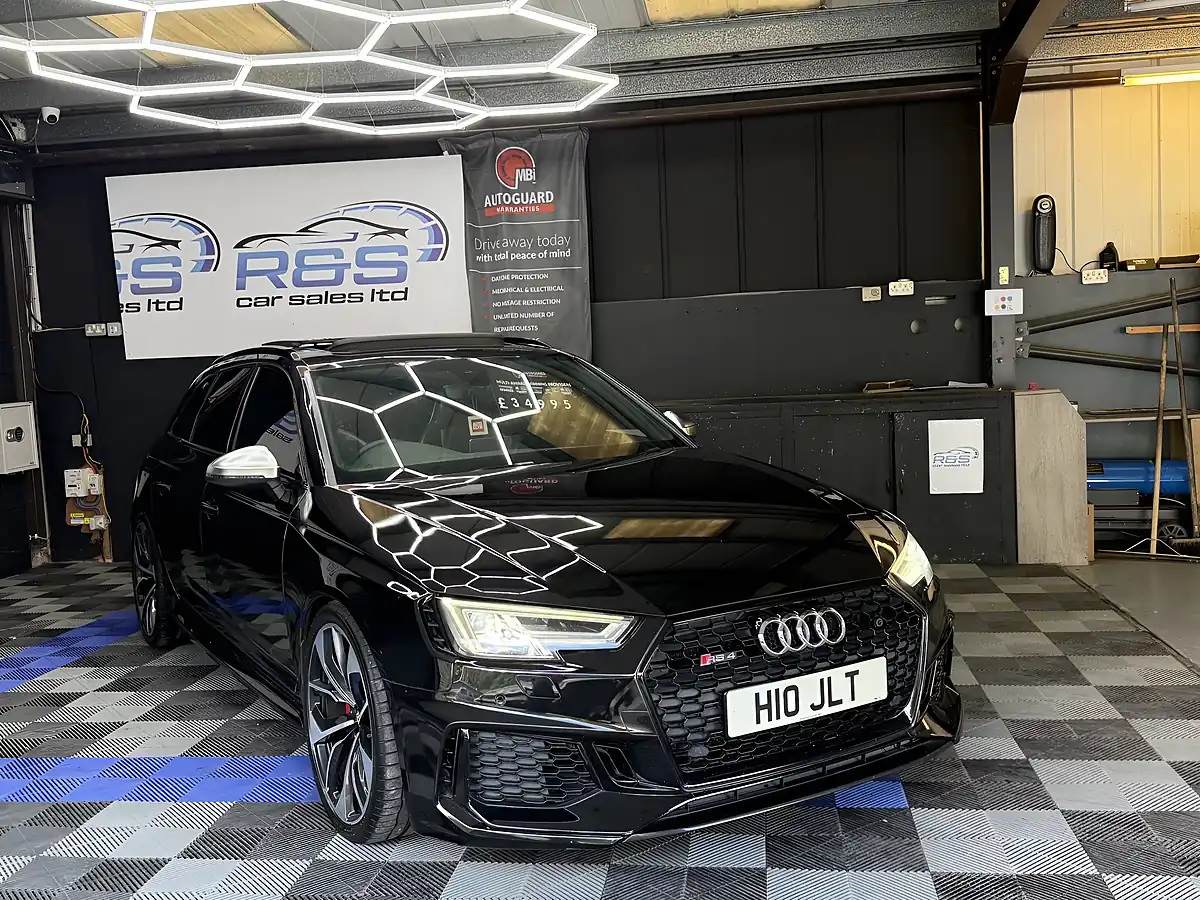 Used 2018 Audi RS4 Avant Black - Interior and Exterior details 3