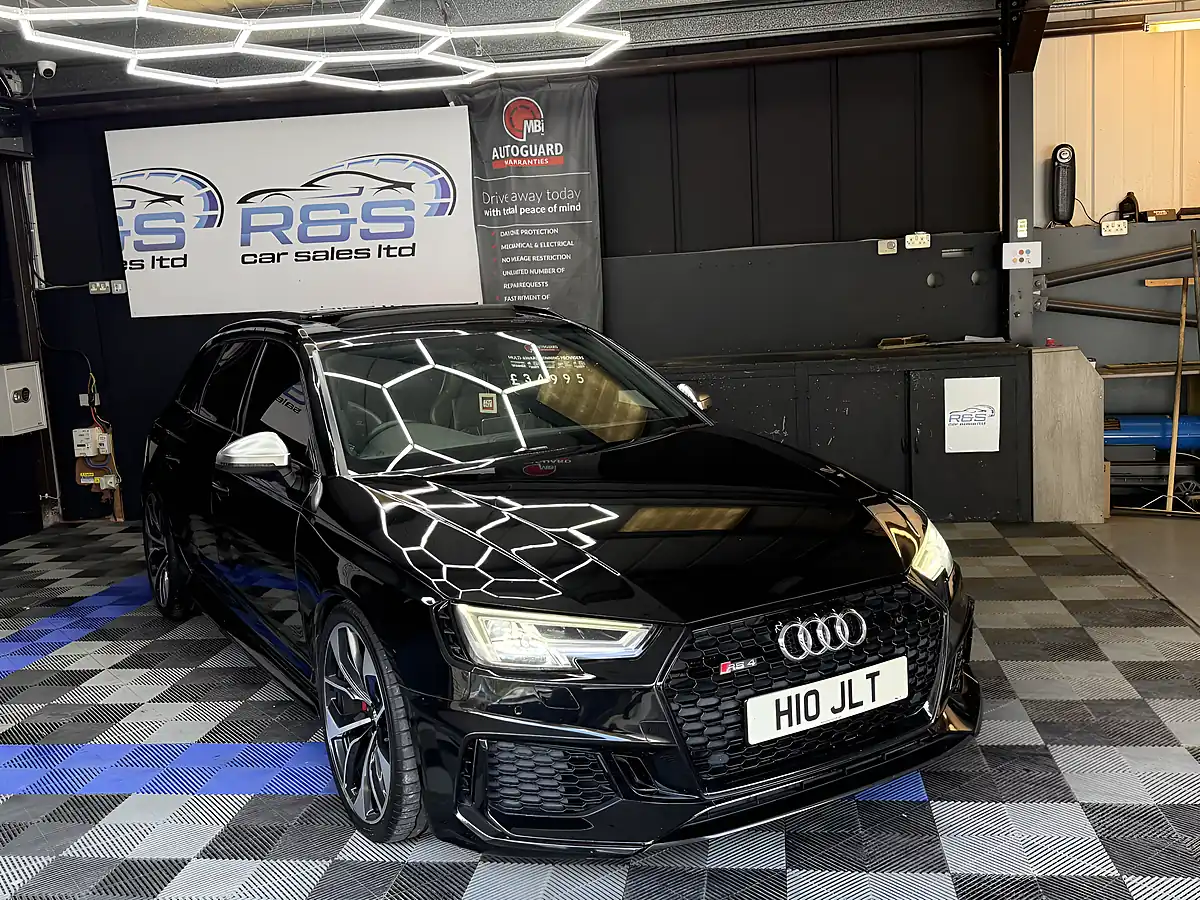 Used 2018 Audi RS4 Avant Black - Interior and Exterior details 4