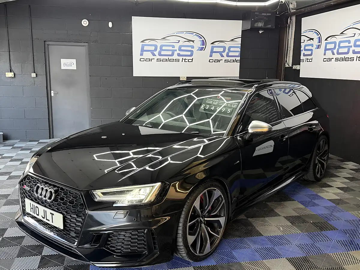 Used 2018 Audi RS4 Avant Black - Interior and Exterior details 6