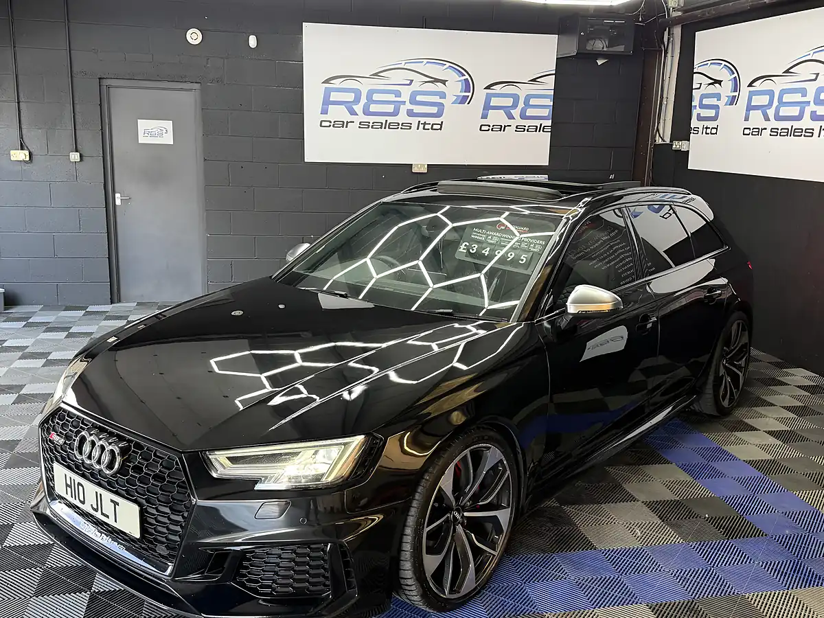 Used 2018 Audi RS4 Avant Black - Interior and Exterior details 7
