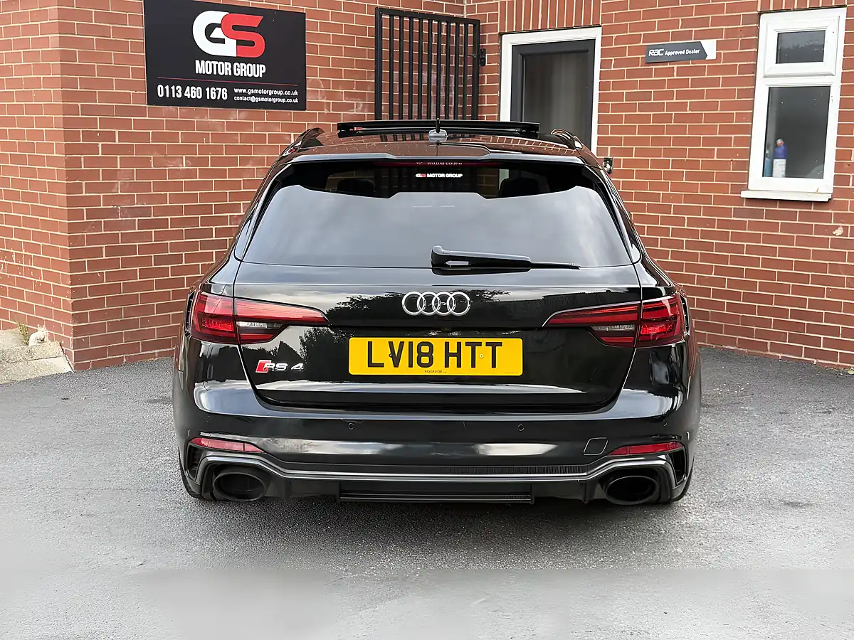 Used 2018 Audi RS4 Avant Carbon Edition Black - Interior and Exterior details 9