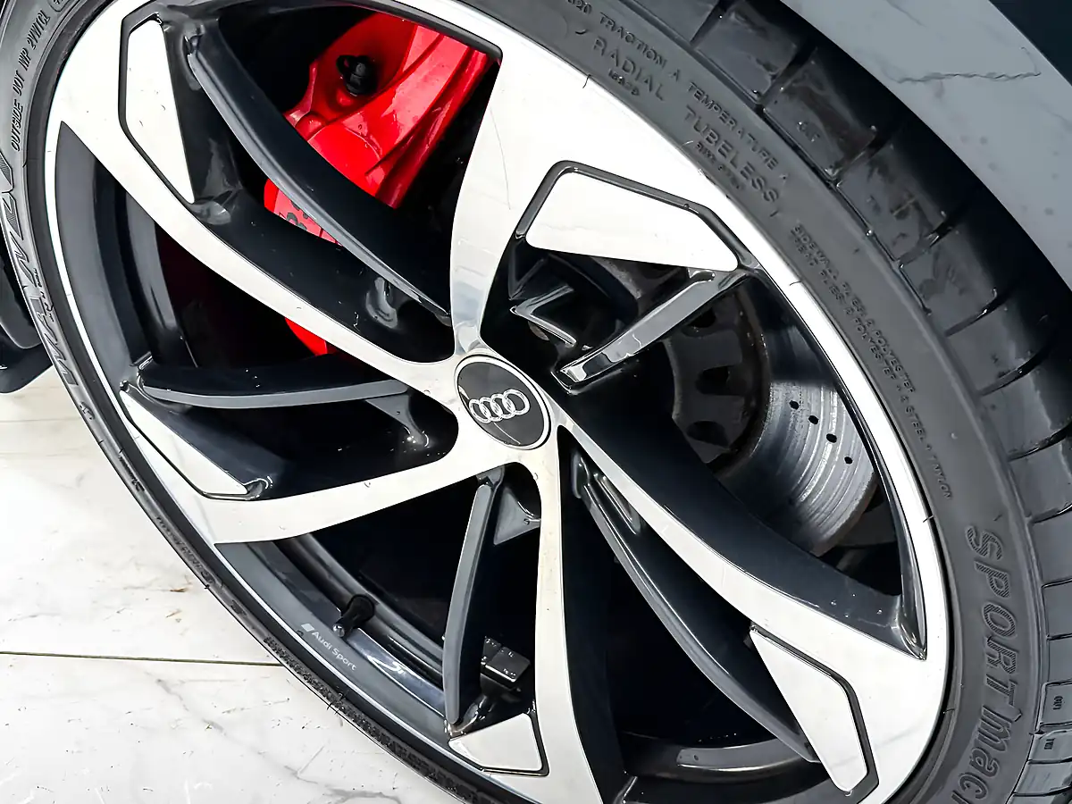 Used 2018 Audi RS5 Coupe Black - Interior and Exterior details 17
