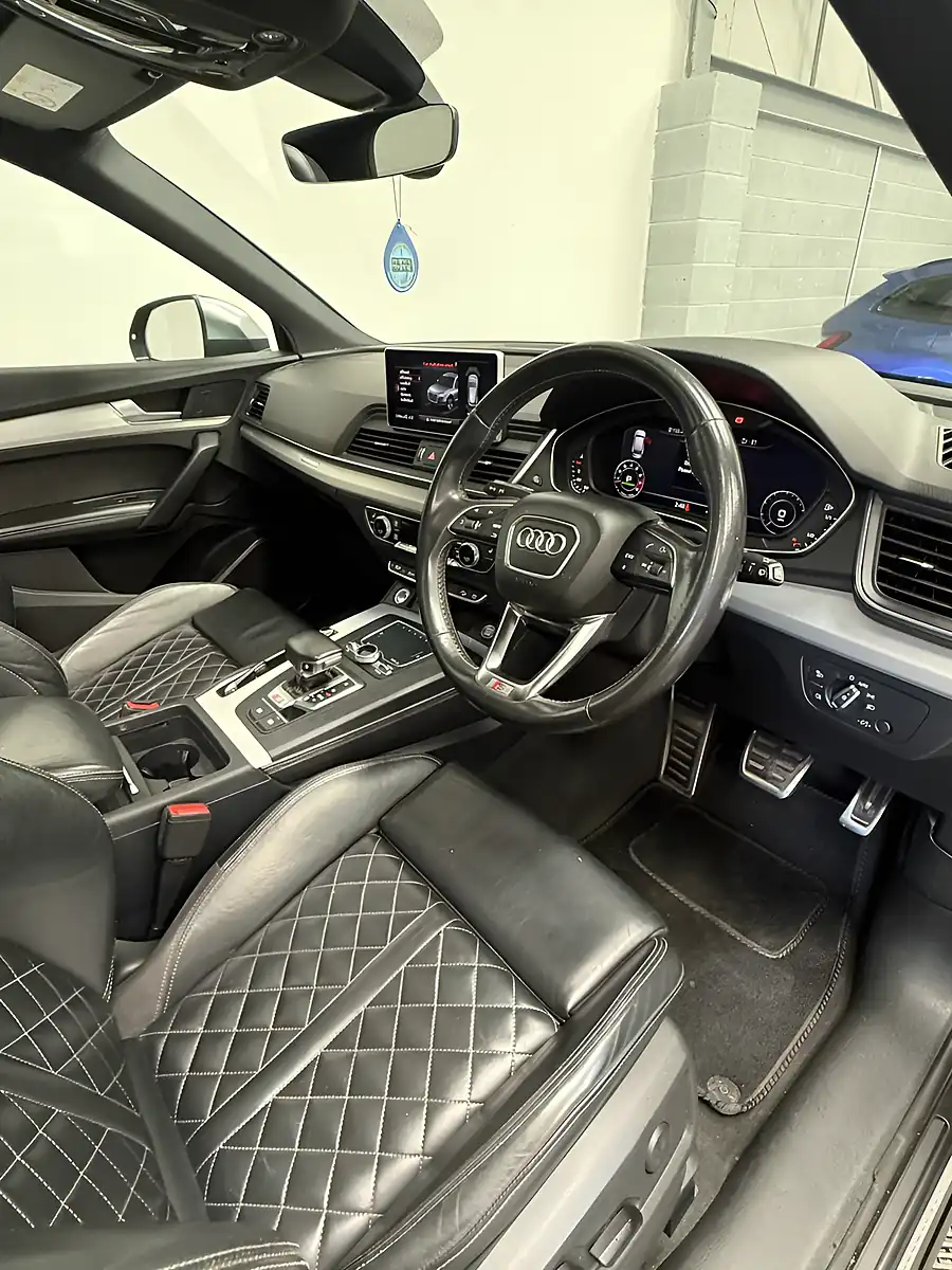 Used 2018 Audi SQ5 Black - Interior and Exterior details 10
