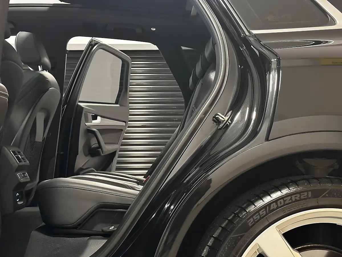 Used 2018 Audi SQ5 Brilliant Black - Interior and Exterior details 12
