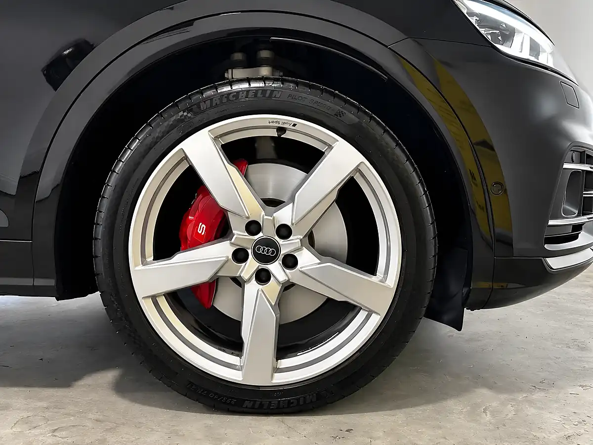 Used 2018 Audi SQ5 Brilliant Black - Interior and Exterior details 19