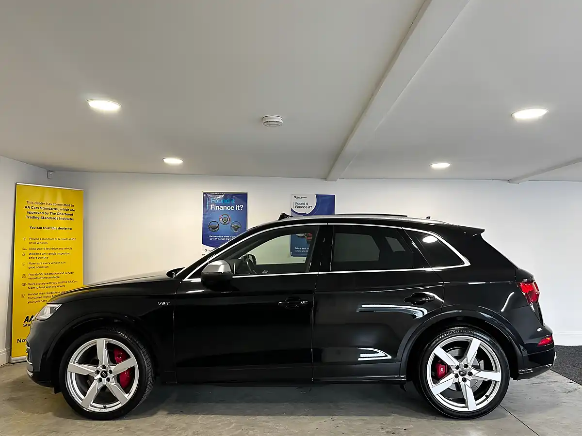 Used 2018 Audi SQ5 Brilliant Black - Interior and Exterior details 9
