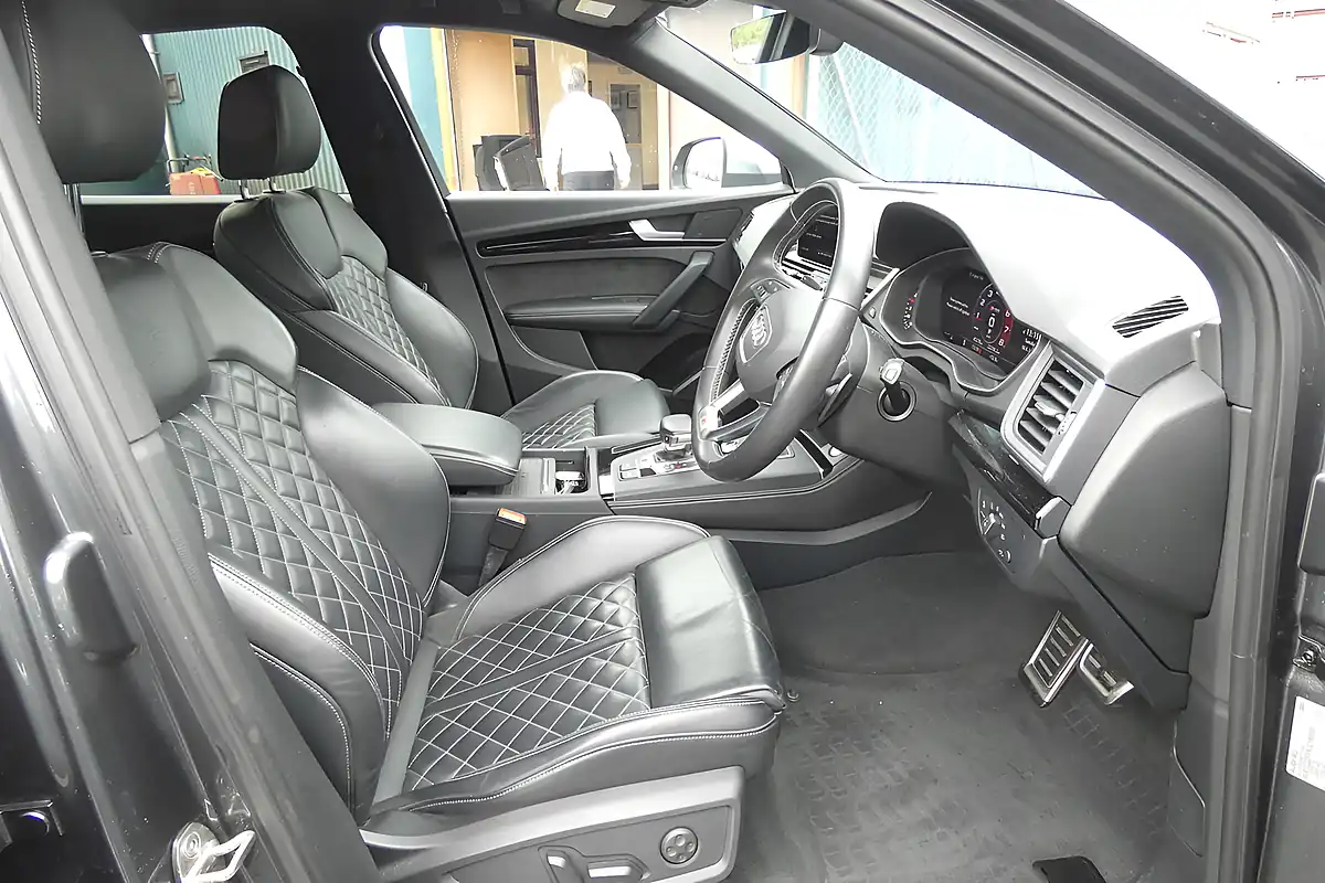 Used 2018 Audi SQ5 Grey - Interior and Exterior details 8