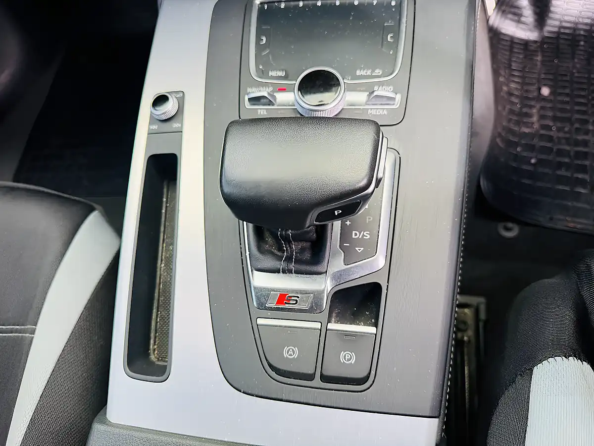 Used 2018 Audi SQ5 Grey - Interior and Exterior details 8