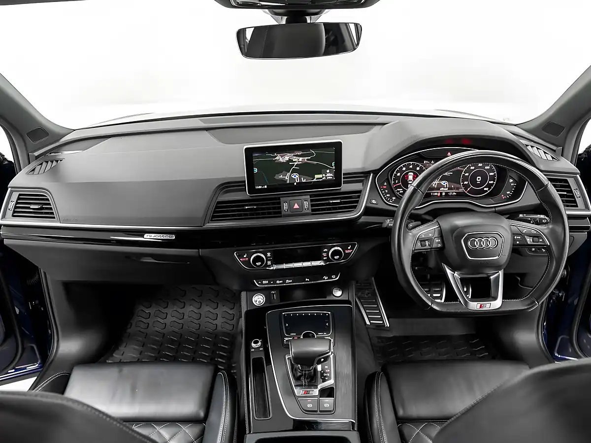 Used 2018 Audi SQ5 Navarra Blue - Interior and Exterior details 12