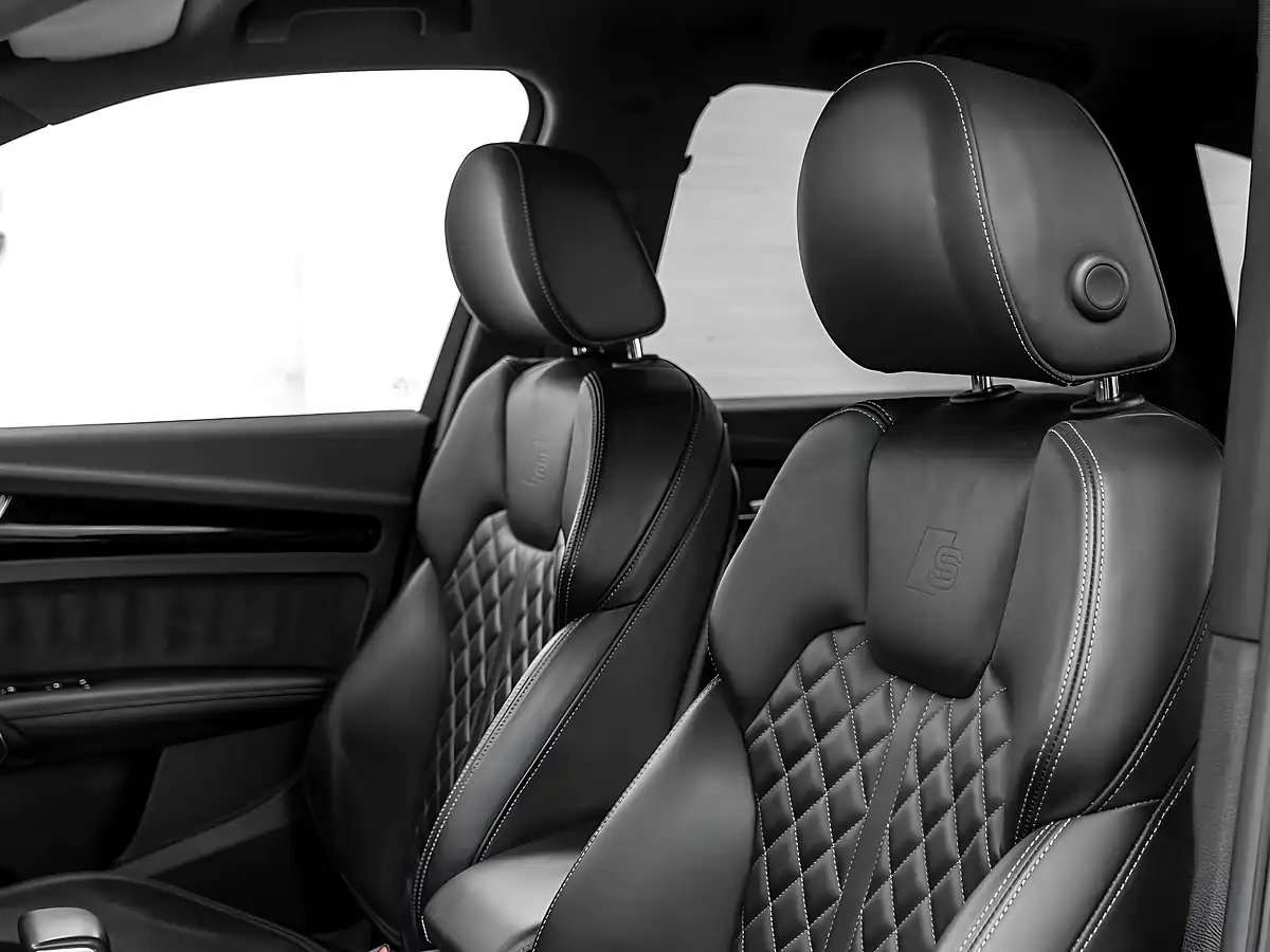 Used 2018 Audi SQ5 Navarra Blue - Interior and Exterior details 14