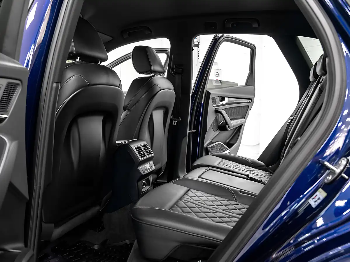 Used 2018 Audi SQ5 Navarra Blue - Interior and Exterior details 15