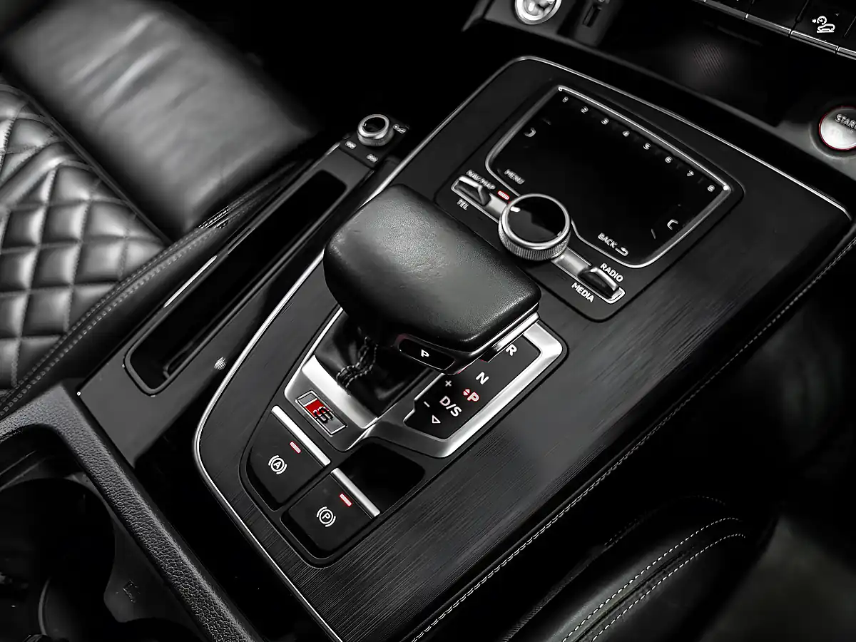 Used 2018 Audi SQ5 Navarra Blue - Interior and Exterior details 18