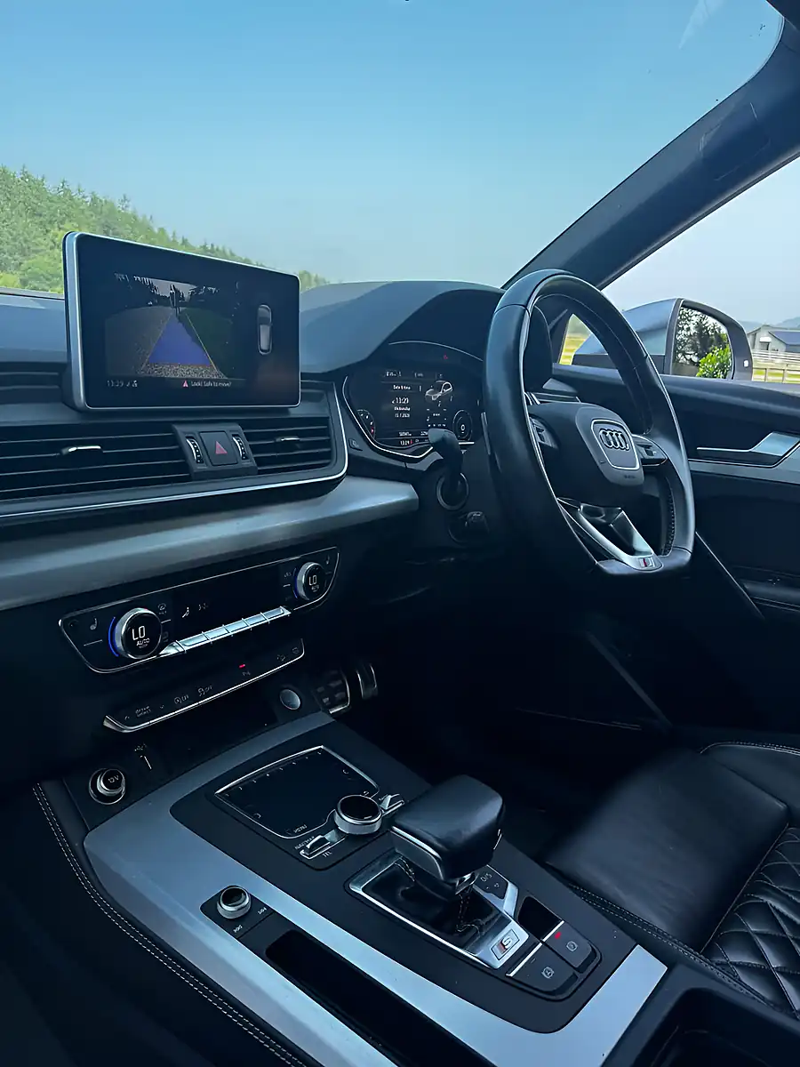 Used 2018 Audi SQ5 Silver - Interior and Exterior details 12