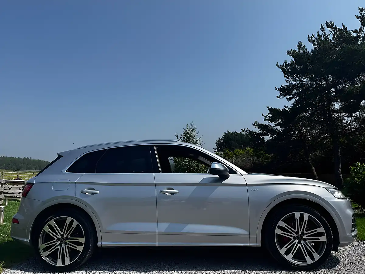 Used 2018 Audi SQ5 Silver - Interior and Exterior details 3