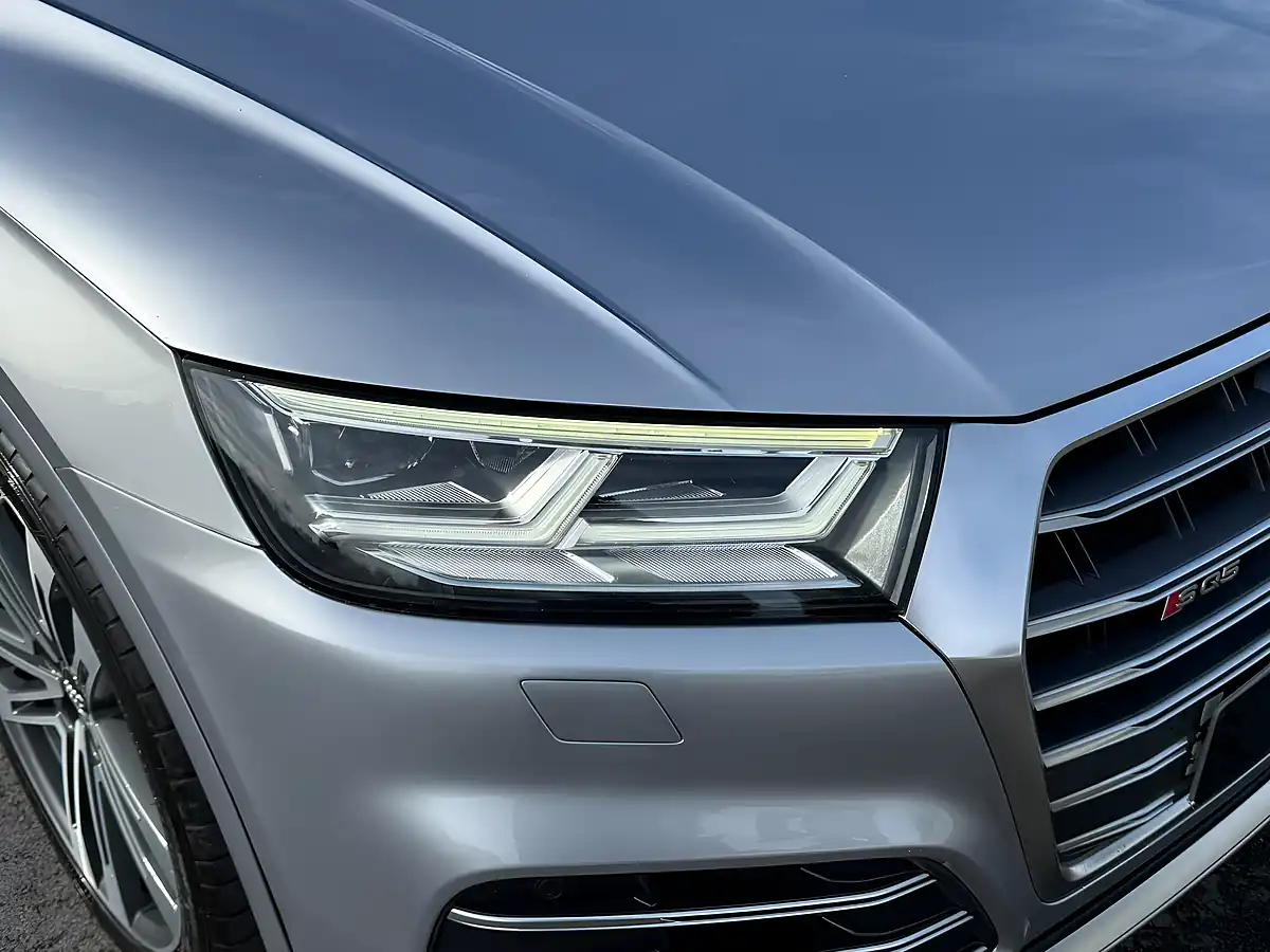 Used 2018 Audi SQ5 Silver - Interior and Exterior details 3