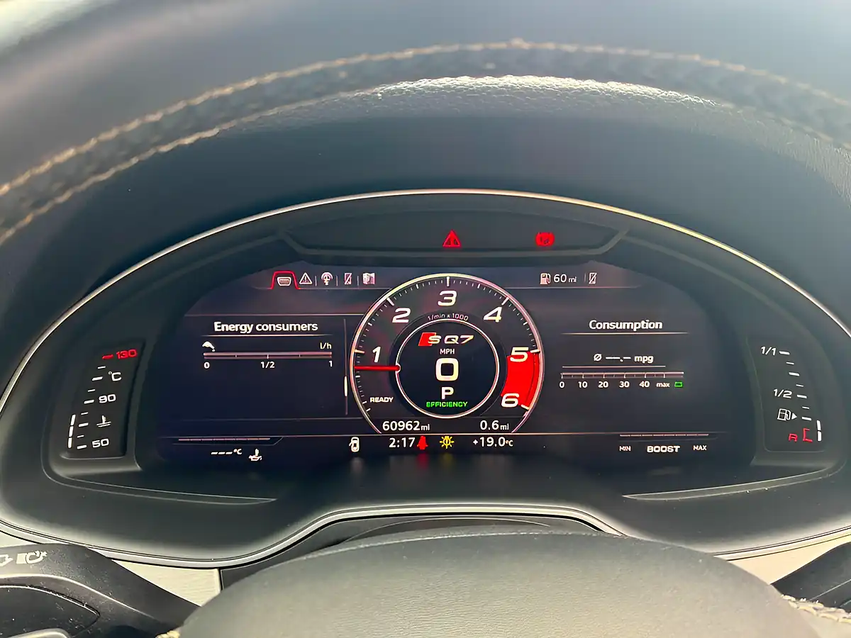 Used 2018 Audi Sq7 Blue - Interior and Exterior details 13