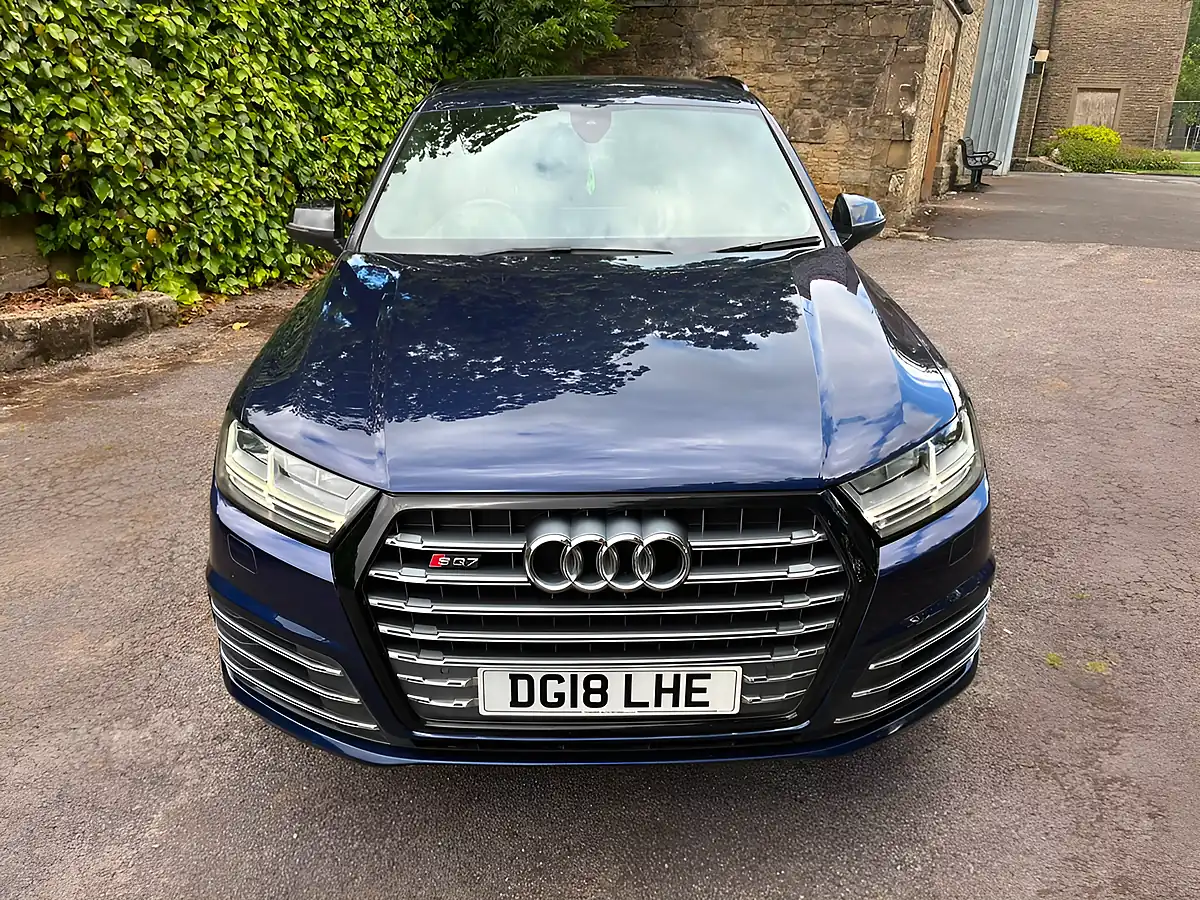 Used 2018 Audi Sq7 Blue - Interior and Exterior details 16