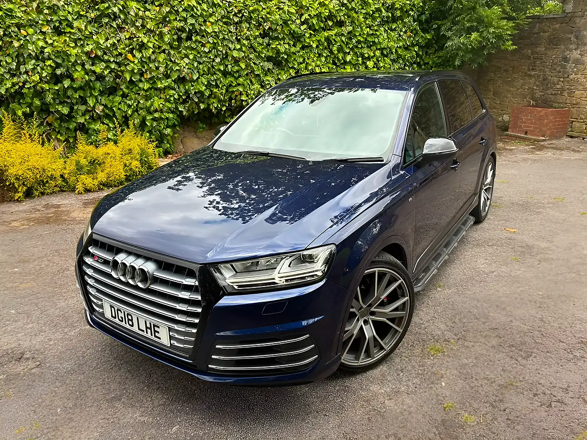 Used 2018 Audi Sq7 Blue - Interior and Exterior details 17