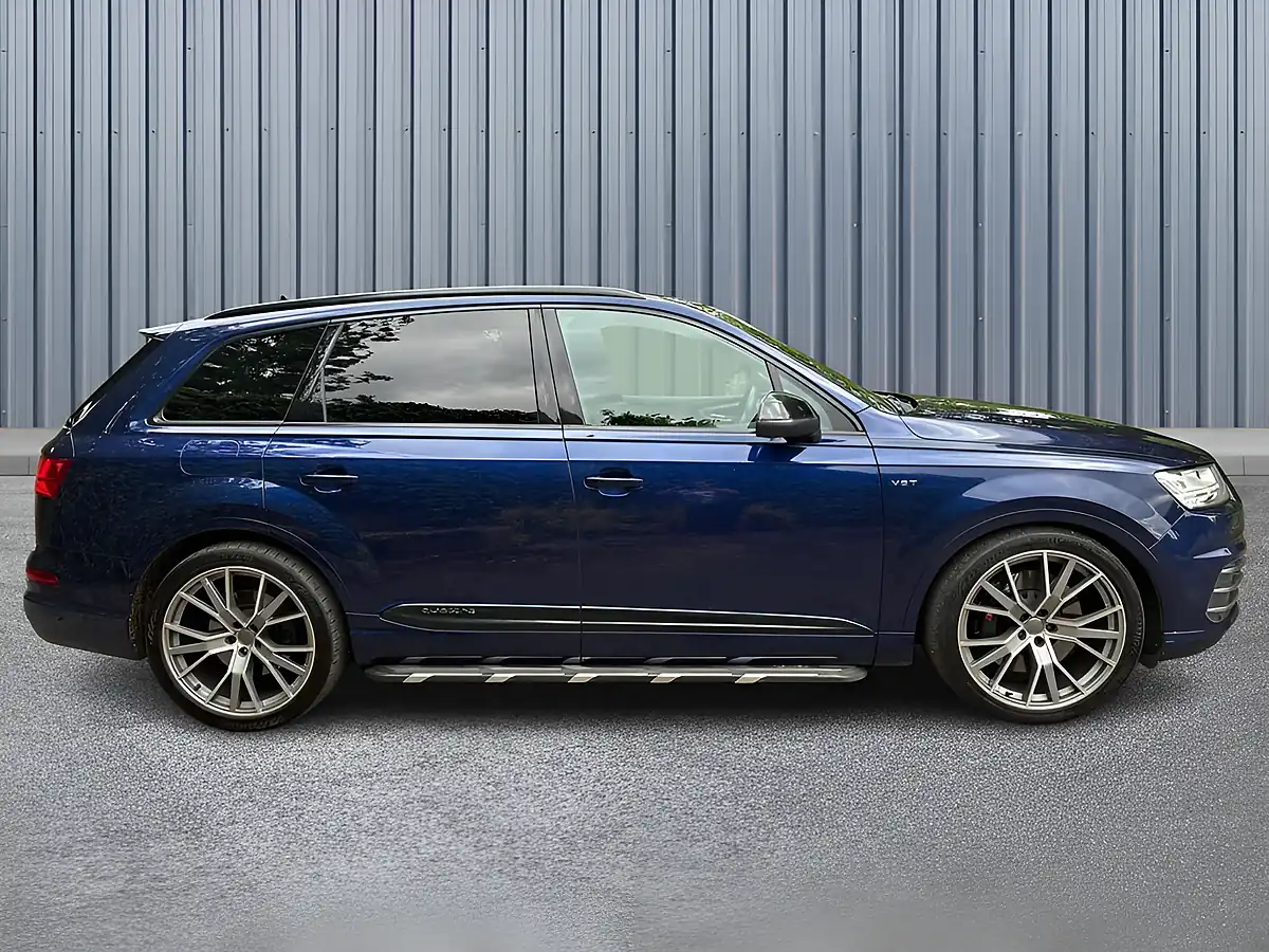 Used 2018 Audi Sq7 Blue - Interior and Exterior details 7