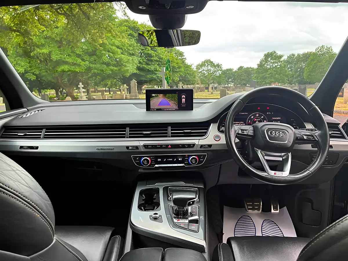 Used 2018 Audi Sq7 Blue - Interior and Exterior details 9