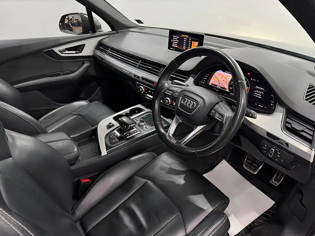 Used 2018 Audi SQ7 Grey - Interior and Exterior details 13