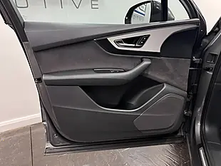 Used 2018 Audi SQ7 Grey - Interior and Exterior details 17