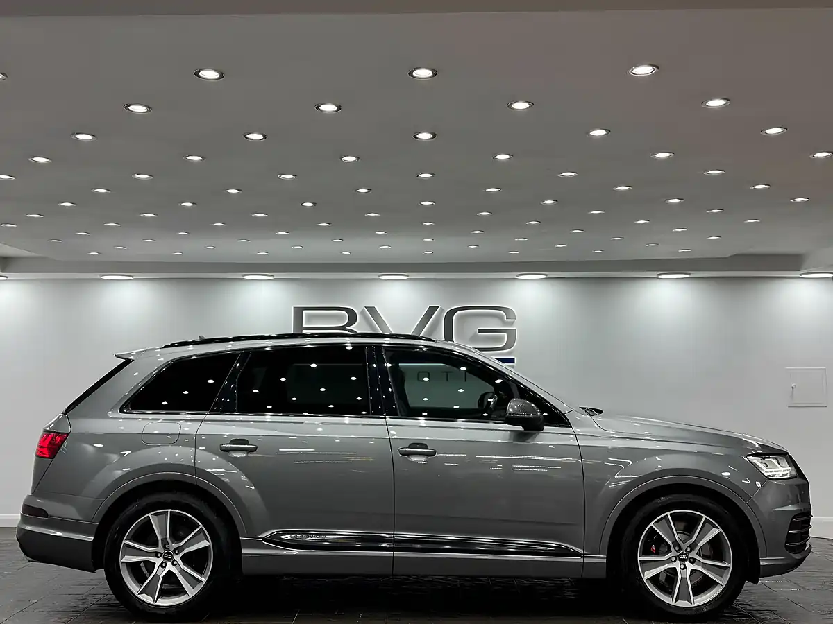 Used 2018 Audi SQ7 Grey - Interior and Exterior details 8