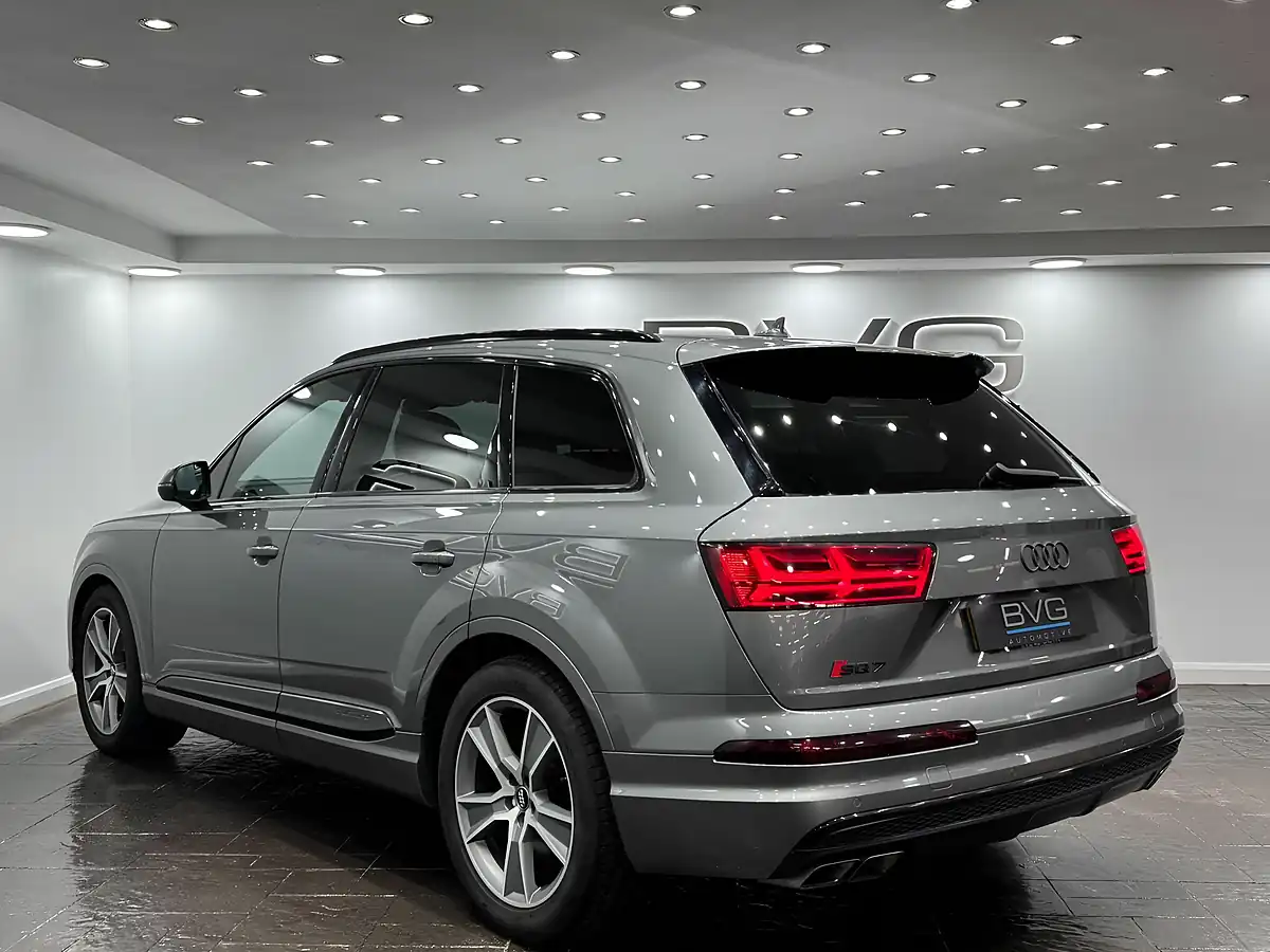 Used 2018 Audi SQ7 Grey - Interior and Exterior details 9