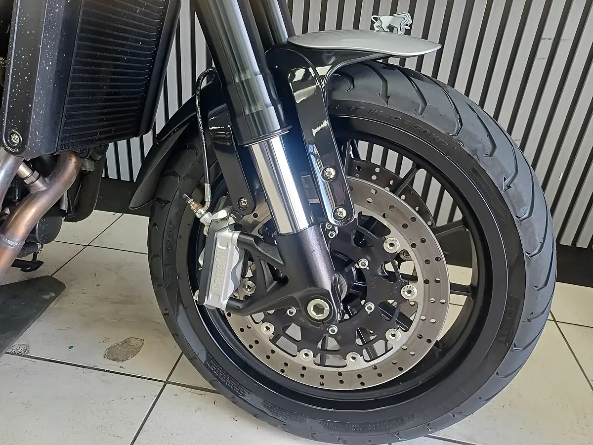 Used 2018 Benelli Leoncino Silver - Interior and Exterior details 12