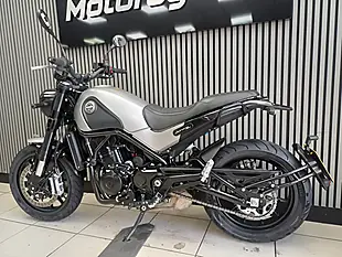 Used 2018 Benelli Leoncino Silver - Interior and Exterior details 3
