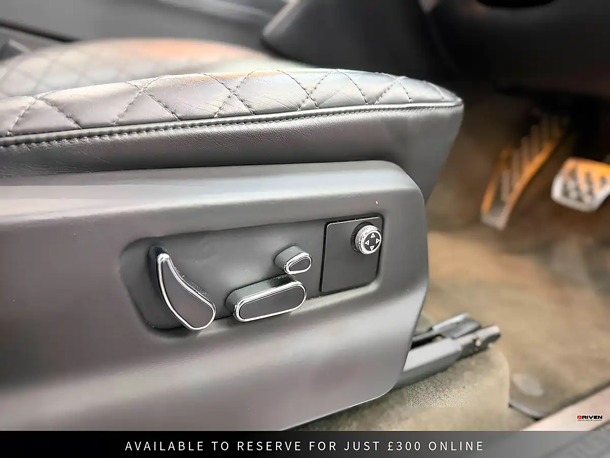 Used 2018 Bentley Bentayga Black - Interior and Exterior details 14