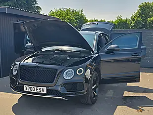 Used 2018 Bentley Bentayga Black - Interior and Exterior details 10