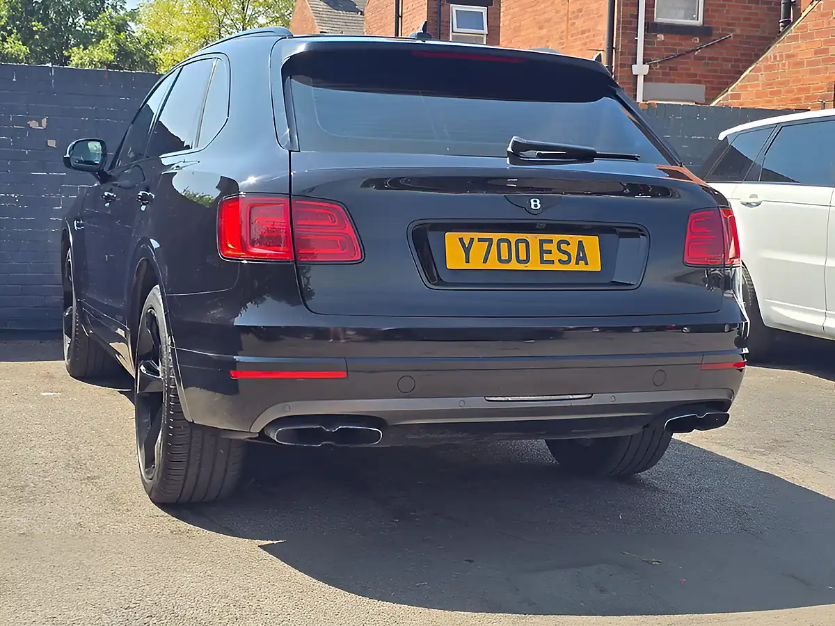 Used 2018 Bentley Bentayga Black - Interior and Exterior details 12