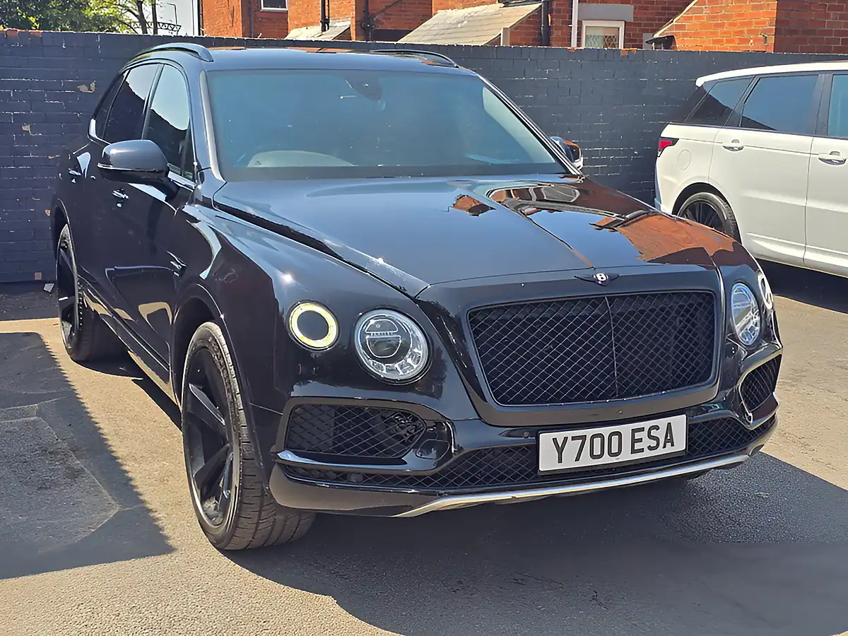Used 2018 Bentley Bentayga Black - Interior and Exterior details 3