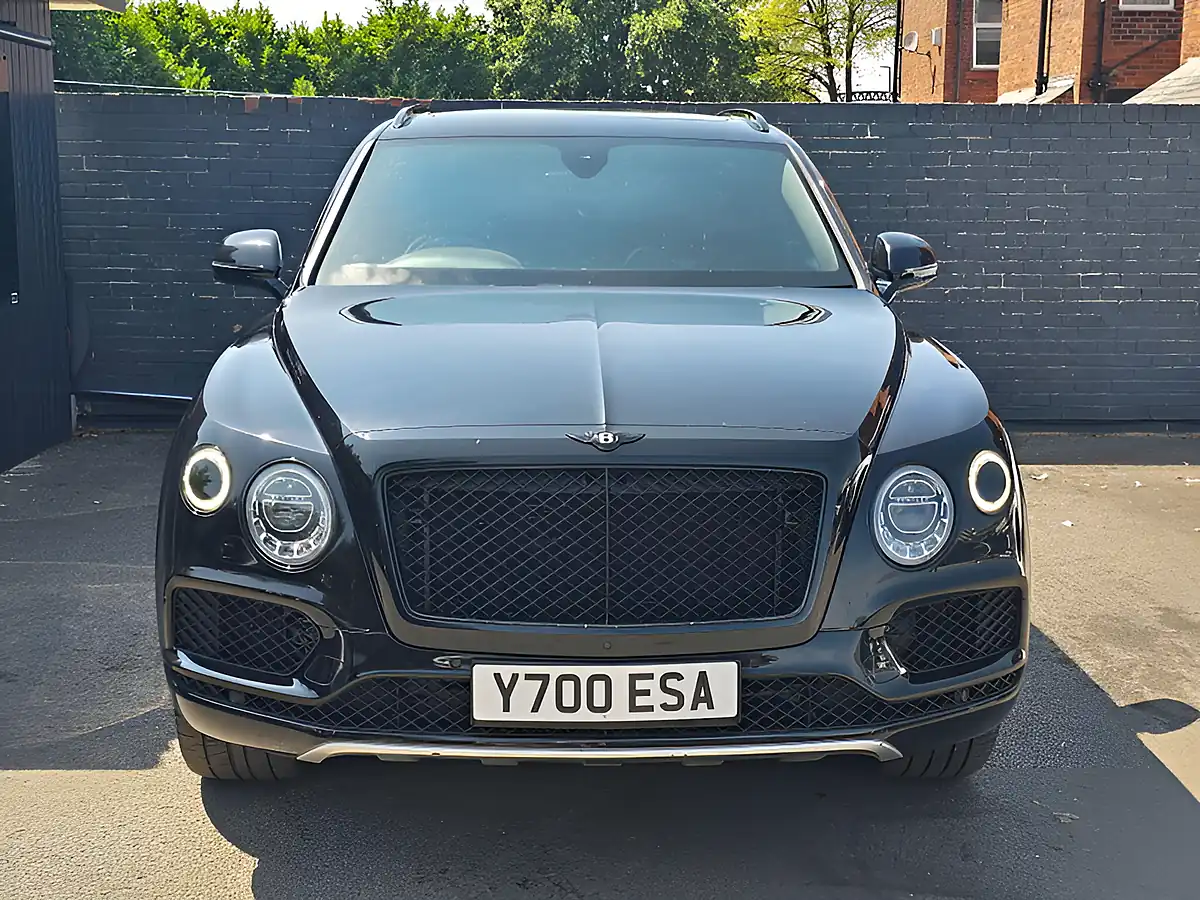 Used 2018 Bentley Bentayga Black - Interior and Exterior details 4