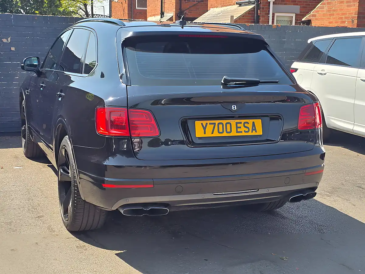 Used 2018 Bentley Bentayga Black - Interior and Exterior details 8