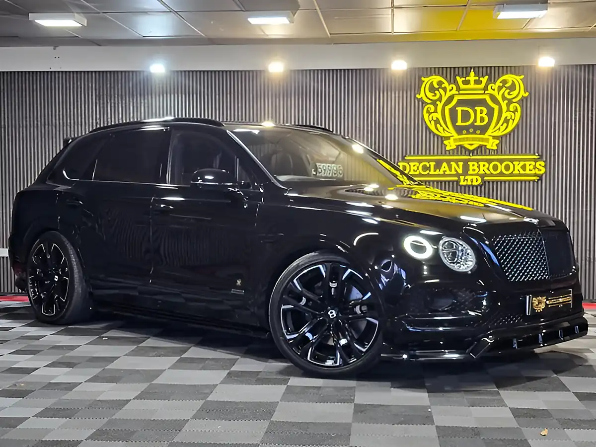 Used 2018 Bentley Bentayga Black - Front View